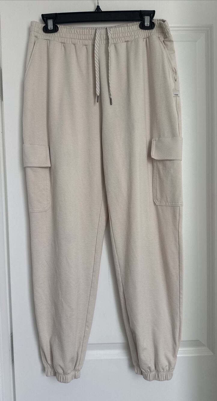 Vuori Women's Boyfriend Cargo Ultra Soft Sweatpant Jogger Cream Women’s M